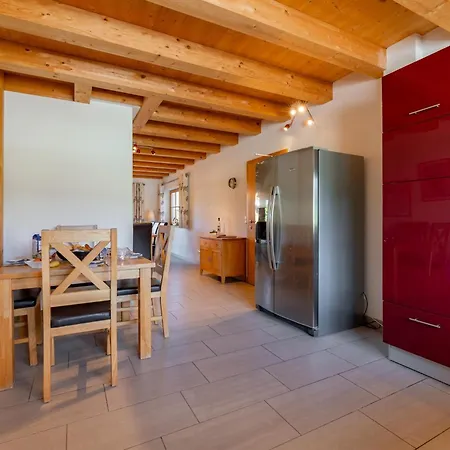 Maxima - In - Out Chalet *