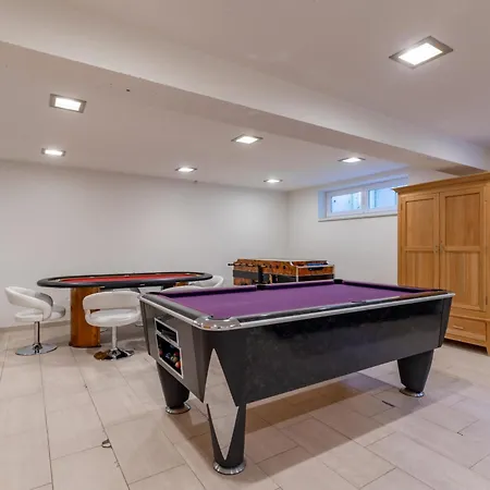 Chalet Maxima - In - Out *