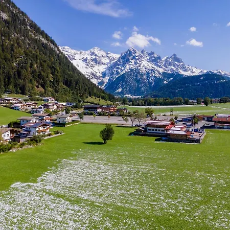 Maxima - In - Out Chalet *