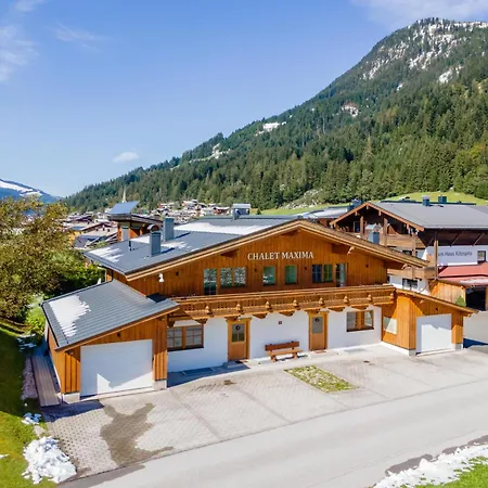 Maxima - In - Out Chalet